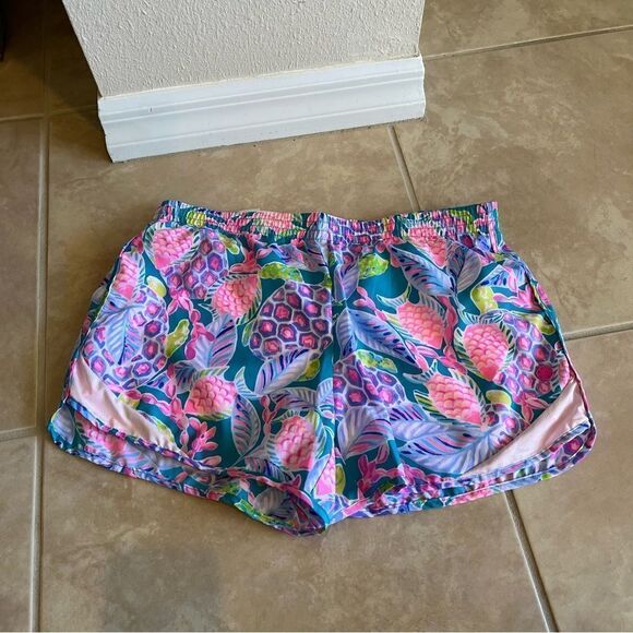 Lilly Pulitzer Ocean Trail Shorts In Maldives Green Turtle Wave - Picture 5 of 15